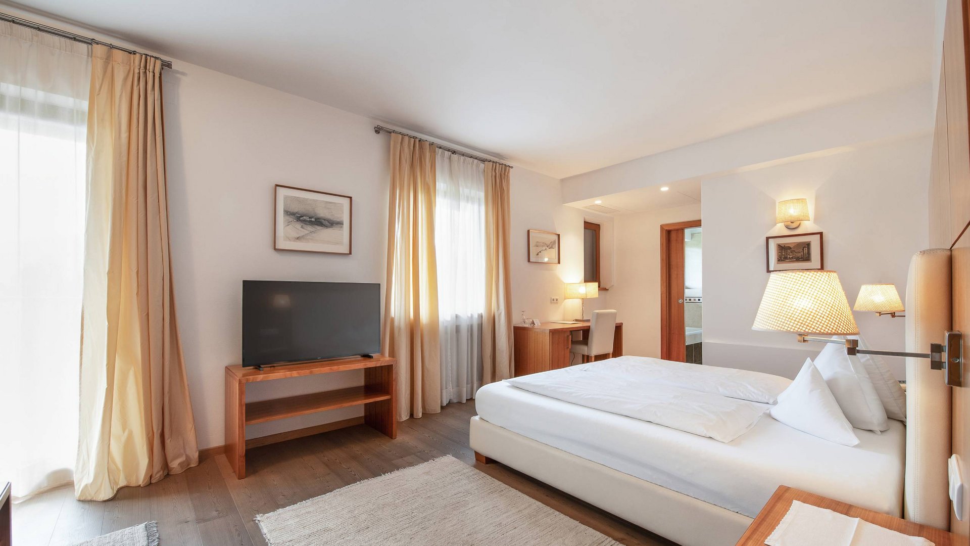 The rooms and suites at Girlanerhof